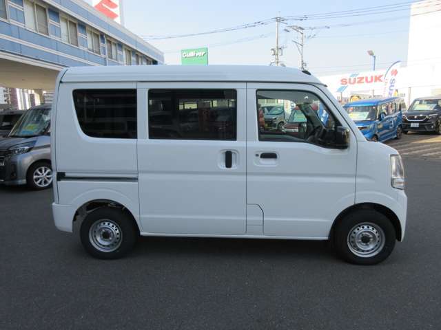 コンパクトな車で小回りがいいです☆運転しやすいです！
