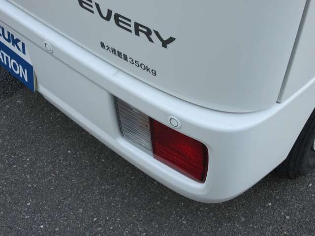 リヤバンパーにも衝突軽減センサー付き！