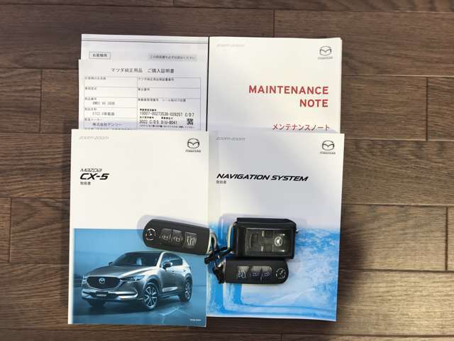 取扱書＆整備手帳揃っております☆遠くからドアの開錠施錠が出来る便利なキーレスを装備しています。