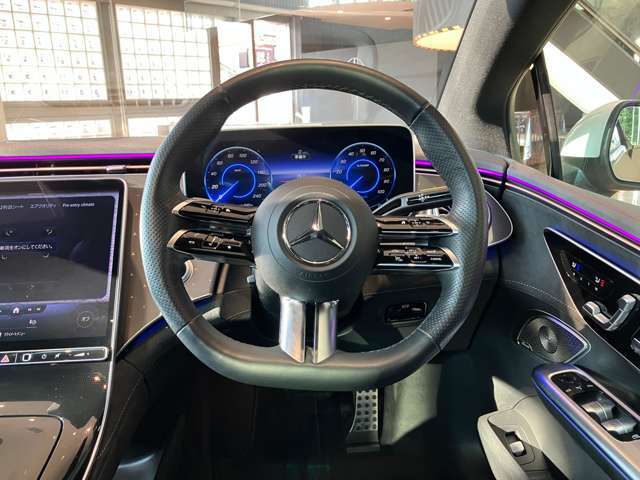 握りやすいハンドルの形状をしておりますので、お客様の運転をサポートしてくれます！