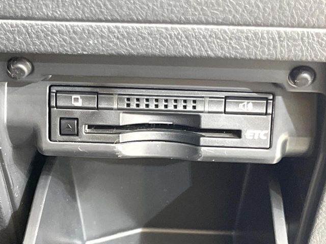 【ETC】高速道路の料金所をストレスなく通過！話題のスポットやサービスエリアに多い「スマートIC」利用時は必須のアイテムです。当店でセットアップを実施、ご納車当日からすぐにご利用いただけます！
