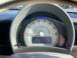 【スピードメーター】『スピードメーター』の画像になります。メーターがシンプルで見やすく運転しやすいですね！