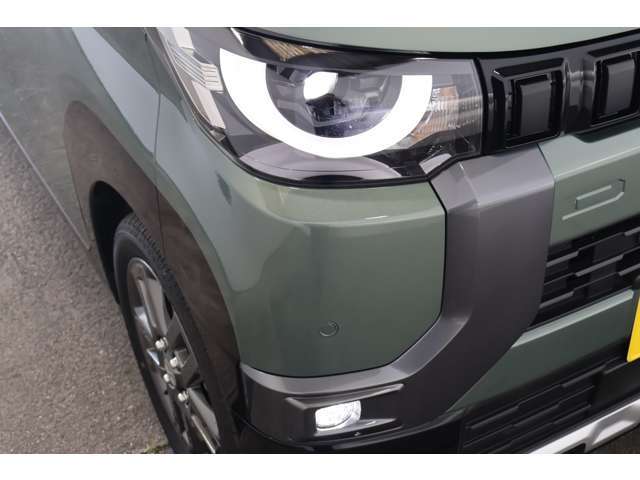 LEDヘッドライト＆LEDポジションランプ＋LEDフォグランプ/トンネルや夜間走行時に便利なオートライトコントロール（自動点灯・消灯）＋オートマチックハイビーム（自動ハイ・ロー切替）機能付き