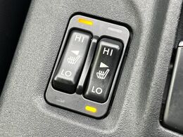 【シートヒーター】寒い日に重宝するシートヒーター！エアコンより早く温まってくれるので寒がりの人も安心ですね♪エアコンの温風は乾燥するから苦手、という方にもをおすすめです。