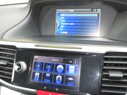 ナビゲーションはホンダ純正HDDナビを装着しております。AM、FM、CD、DVD再生、フルセグTVがご使用いただけます。初めて訪れた場所でも安心ですね！