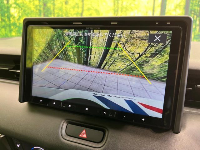 【バックカメラ】駐車時に後方がリアルタイム映像で確認できます。大型商業施設や立体駐車場での駐車時や、夜間のバック時に大活躍！運転スキルに関わらず、今や必須となった装備のひとつです！