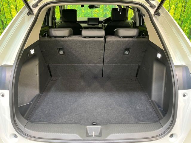 【パワーバックドア】スマートキーや運転席のボタンを押すだけでリアゲートが自動で開閉します！荷物を持っている時や、高い位置にあるバックドアを閉める際に便利な機能です♪