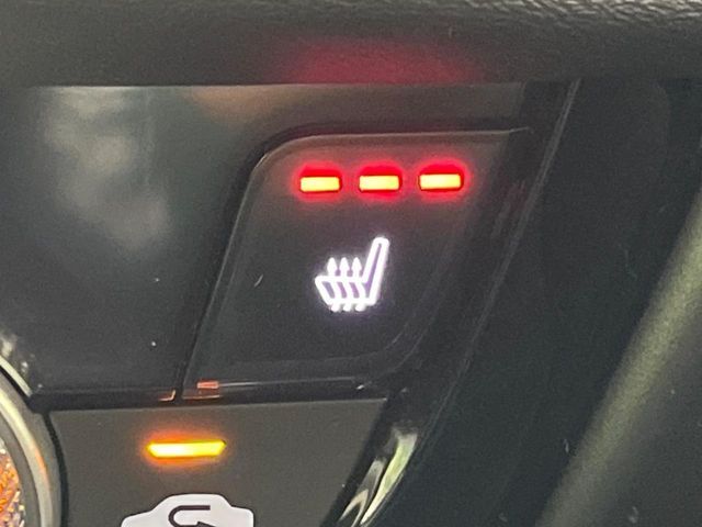 【シートヒーター】寒い日に重宝するシートヒーター！エアコンより早く温まってくれるので寒がりの人も安心ですね♪エアコンの温風は乾燥するから苦手、という方にもをおすすめです。