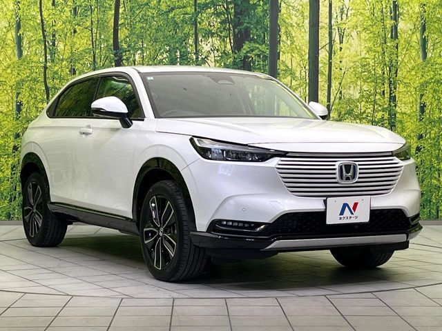 高透明度のガラス皮膜で撥水はもちろん、上質なツヤ・光沢を実現。紫外線や酸性雨から大切な愛車を保護し、色あせ・劣化を防止。「弾スプラッシュコート」、「弾プリミッサコート」からお選びいただけます。