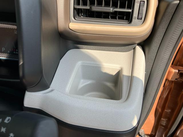 運転席ドリンクホルダー