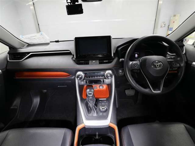 SUVならではの見晴らしの良い前方視界で快適なドライブをお楽しみいただけます！