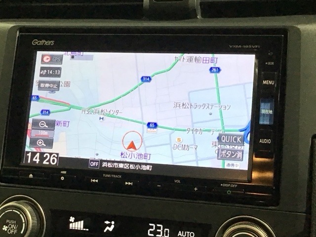 アップルカープレイ対応ギャザズナビ搭載です。知らない道も安心ですね！