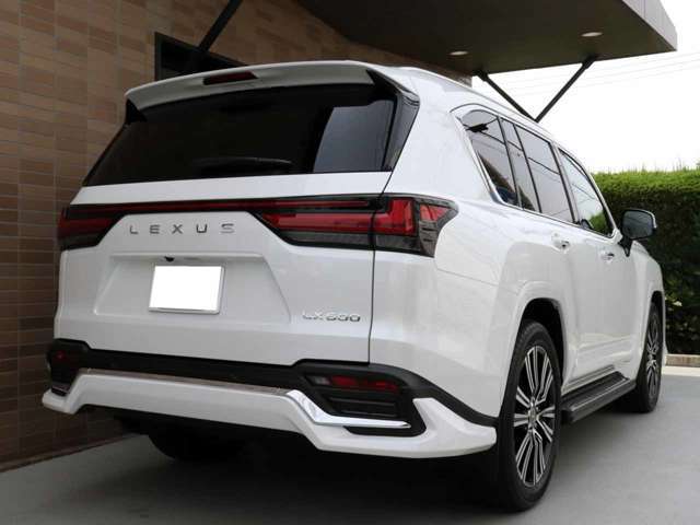 レクサスのメーカー保証継承可能車両です。R11年3月まで・走行10万kmいずれか早い時期が保証適用の条件となります。