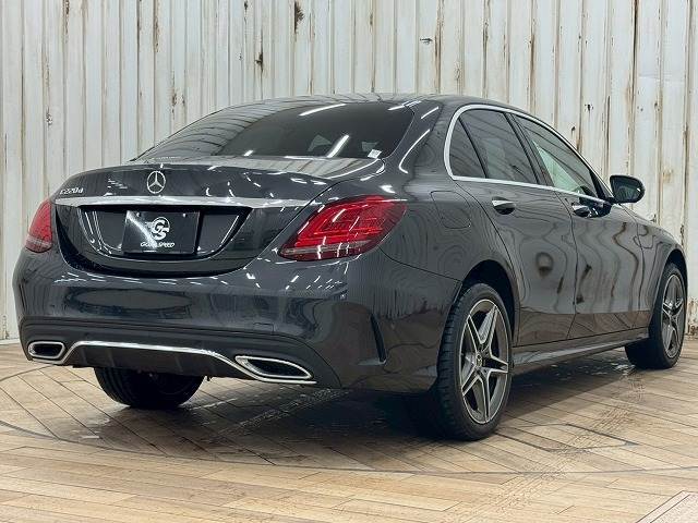 自動車と一緒に任意保険もご相談下さい。専任スタッフがお車に合った内容をご提案させていただきます。