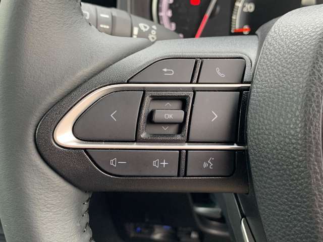 社外アルミヒールやローダウンサス・車高調・革調シートカバー・LEDヘッドライト・エアロパーツ・ナビ・バックカメラ・ETCなど社外パーツも販売・取り付け可能です。是非ご相談ください！