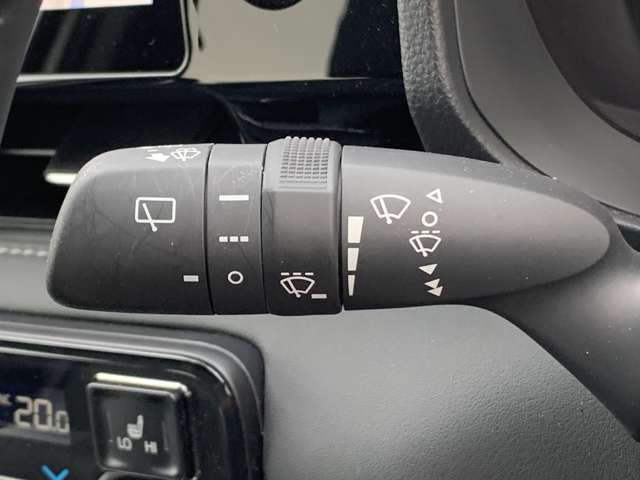 毎日全国の仕入れ先から厳選した車を仕入れております！プロの査定士の検査を受けた車を仕入れ、入庫後も社員が1台1台を走行チェックや状態確認・装備確認などを入念に行います。