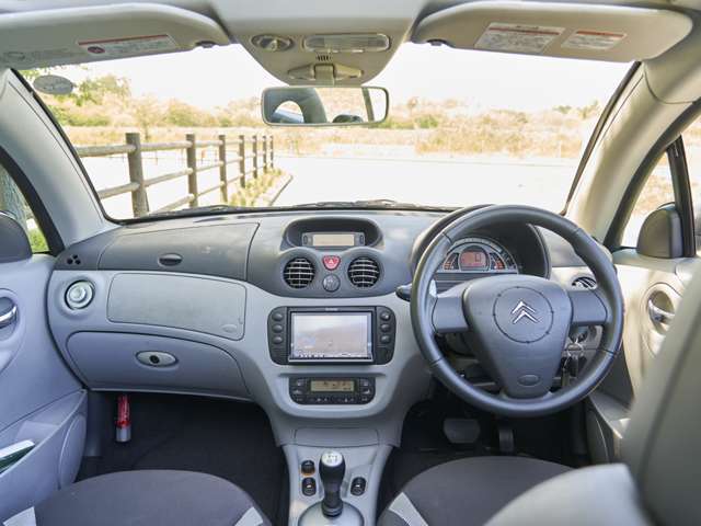 お車の買い替えをご検討中であれば、ぜひ、ミキセイキへ愛車の詳細をお聞かせください。当社は買い取り専門で海外へ輸出も直接手がけています。
