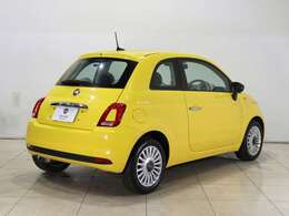 鮮やかなイエローカラーのボディが特徴で、これは女性への感謝の気持ちを込めて贈られるミモザの花をイメージしています。