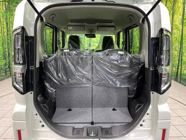 普段のお買い物や通勤、送迎等に十分な荷室スペースを確保しております。セカンドシートを倒すと、大きな荷物の積載も可能です♪