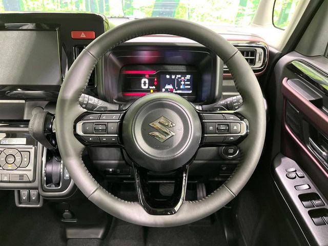 【純正革巻きステアリング】上質な革を使用することで、手にしっかり馴染みとても運転しやすいハンドルです♪