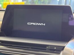 【メーカー純正ナビ】インテリアに溶け込むスタイリッシュな「専用設計」メーカーナビを装備♪視認性や操作性など基本性能にも優れ、より上質なカーライフをお楽しみいただけます。