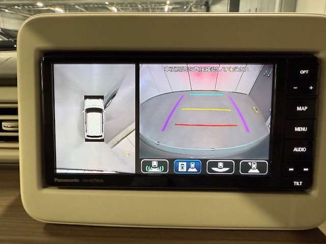 メーカーオプションの全方位カメラもついています！