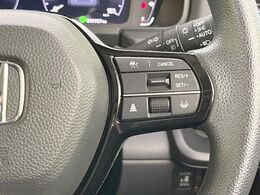 【アダプティブクルーズコントロール】高速道路での長距離走行が楽に！！自動で速度を保つクルーズコントロールが、衝突軽減システムと連携し、前方の車両を感知して車間を保つように速度調節してくれます！！