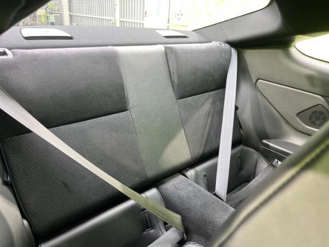WECARSでは各商談席に大型モニターをご用意しております！見やすい大画面でゆったりと全国の在庫をご覧いただけます！是非ご来店お待ちしております！