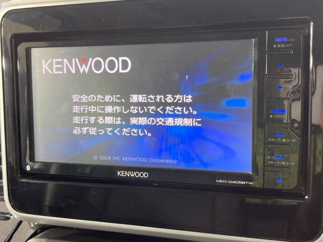 【ナビゲーション】目的地までしっかり案内してくれる使いやすいナビ。Bluetooth接続すればお持ちのスマホやMP3プレイヤーの音楽を再生可能！毎日の運転がさらに楽しくなります！！