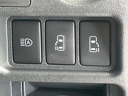 【両側パワースライドドア】スマートキーや運転席のスイッチで後席両側スライドドアの開閉が可能♪電動だから力を入れてドアを開ける必要が無く、小さなお子様でも簡単に開け閉めでき快適です♪