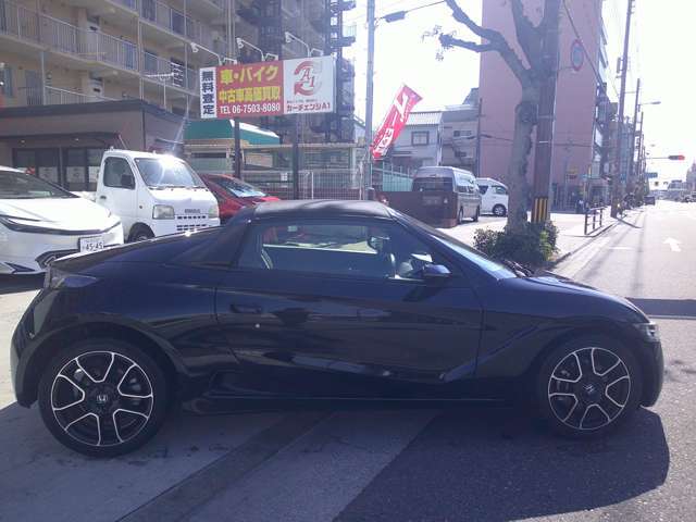 気さくで面倒見のいい、お客様と車のことしか考えてない店長とスタッフです。お車のことでしたらお電話でも、ご来店でも親身になってご対応させていただきますのでよろしくお願いいたします。