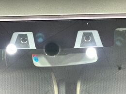 【スズキ　セーフティサポート】走行中に前方の車両等を認識し、衝突しそうな時は警報とブレーキで衝突回避と被害軽減をアシスト。より安全にドライブをお楽しみいただけます。