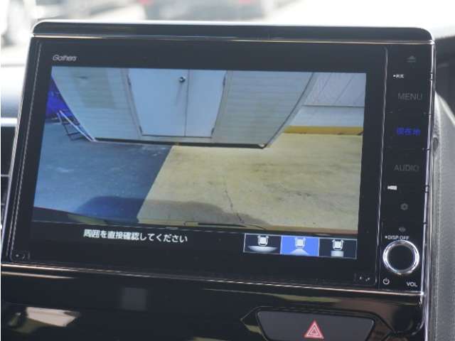 ◆バックカメラ◆リバースにするだけで映ります、後方の安全確認や、狭い駐車場での車庫入れ、雨の日や夜間など視界の悪い時に便利です！安全にバックする為には欠かせない装備です。