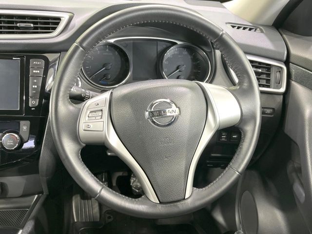 【ステアリングスイッチ】運転中、前方から目線をそらすことなく、オーディオ等の操作が可能な便利機能！安心＆快適なドライブを演出してくれます♪
