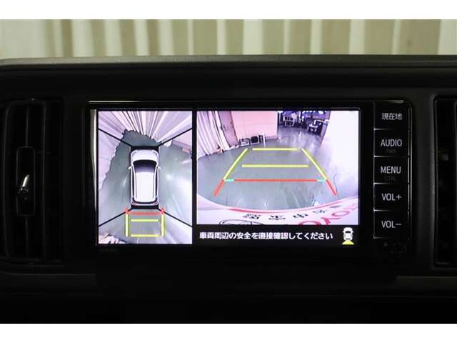 ガイドラインで車両間隔をつかみやすくなっています。バック時に見ずらい場所や狭い駐車場で便利です♪