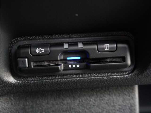 今や必需品の◆ETC車載器　装備車◆　有料道路を利用する際にスムースに通過でき、わずらわしい料金支払いから開放されます！