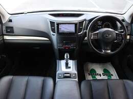 スッキリとしたレガシィアウトバックらしいデザインのダッシュ回り！フロントビューの視認性もよく運転しやすいと思います★