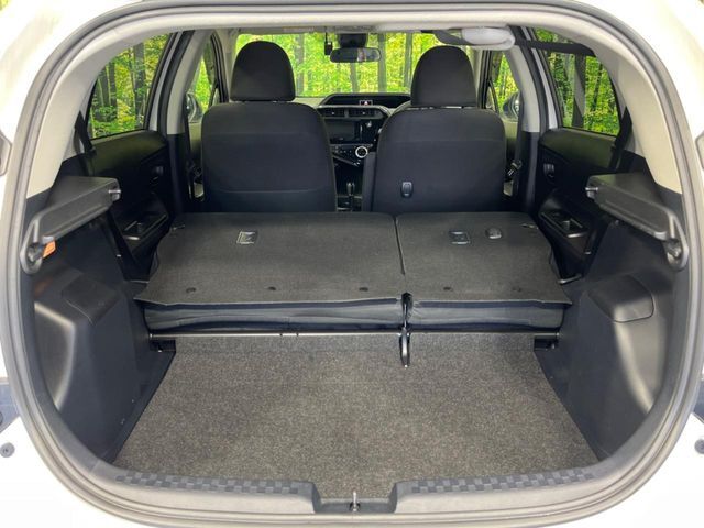 普段のお買い物や通勤、送迎等に十分な荷室スペースを確保しております。セカンドシートを倒すと、大きな荷物の積載も可能です♪