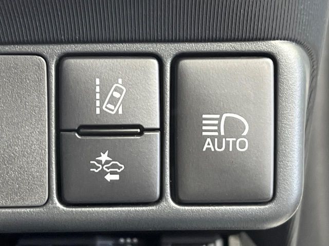 【トヨタセーフティセンス】走行中に前方の車両等を認識し、衝突しそうな時は警報とブレーキで衝突回避と被害軽減をアシスト。より安全にドライブをお楽しみいただけます。