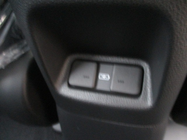 リア席にもUSBチャージャーが装備されています。