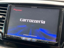 【ナビゲーション】目的地までしっかり案内してくれる使いやすいナビ。Bluetooth接続すればお持ちのスマホやMP3プレイヤーの音楽を再生可能！毎日の運転がさらに楽しくなります！！