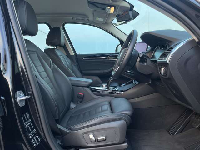 【運転席】『運転席周辺』の画像になります。写真の内容に関してご不明点、ご質問等がございましたらお気軽にガリバー店舗までお問い合わせください。
