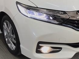 【LEDヘッドライト】ディスチャージヘッドライト（HID）と同等の明るさで、夜道や雨天走行が明るく視界良好！！　フォグライトも装備で、安心感さらにUPです♪安心ドライブを楽しんで下さい♪