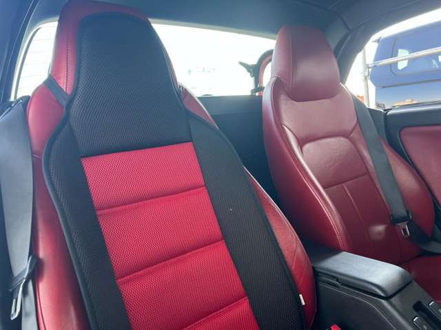 内装ルームクリーニング済みです。しっかりキレイにしておりますので、ぜひお確かめください。納車時にはもう一度キレイにいたしますよ！