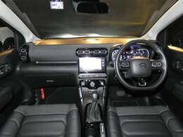 全車、プジョーシトロエンに精通するメカニックにより各車の泣きどころをきっちり整備・修理しており、ご安心して永くいつまでもお乗りいただけるようご提案させていただいております。