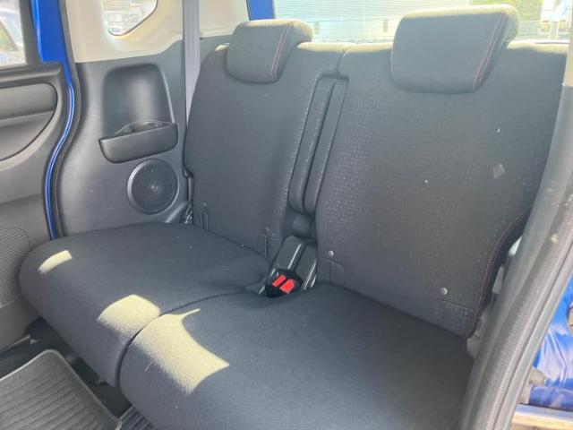 WECARSでは各商談席に大型モニターをご用意しております！見やすい大画面でゆったりと全国の在庫をご覧いただけます！是非ご来店お待ちしております！