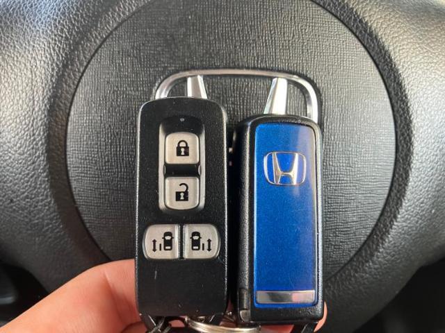 お車に合わせて無料保証以外にも、保証範囲、期間、距離を拡充させた有料保証もご用意しております！中古車の購入が初めてで不安・・・というお客様もご安心ください！