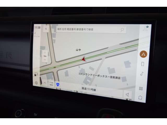 11.4インチタッチパネルモニターにはナビ、AC操作、各カメラ、車両設定等様々な仕様を楽しんで頂く事が出来ます。カープレイ機能も装備されております。