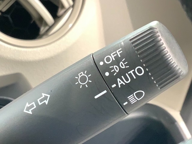 便利なオートライト付です。