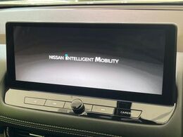 【純正ナビ】人気の純正ナビを装備しております。ナビの使いやすさはもちろん、オーディオ機能も充実！キャンプや旅行はもちろん、通勤や買い物など普段のドライブも楽しくなるはず♪